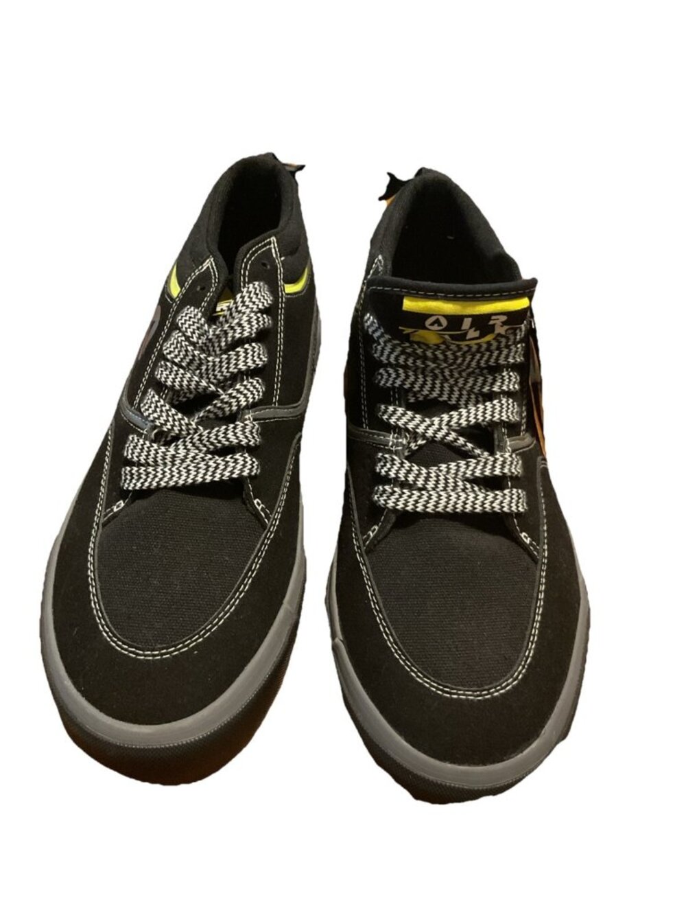 Airwalk Men's Freestyle Mid Top Sneakers Black Size 10.5 NWT